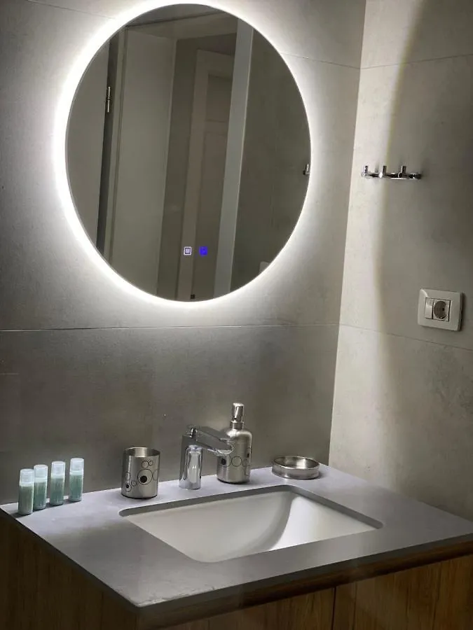 Lucas Downtown Apartment Tirana